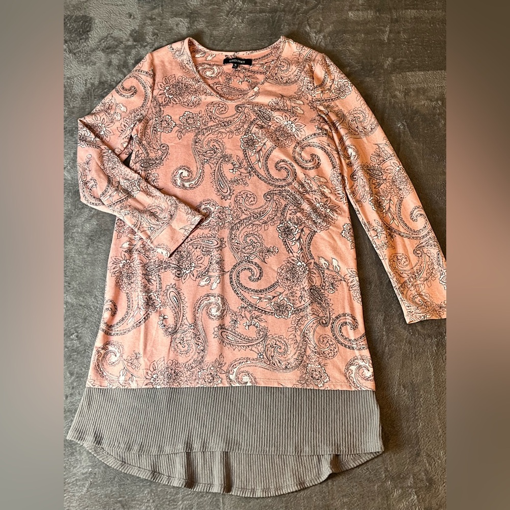 Ellen Tracy Pink Paisley Tunic with Gray Hem Size S